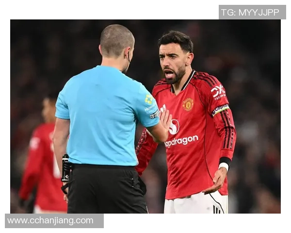 英超激战AC米兰狂胜曼联六比二帽子戏法引发争议判罚热议