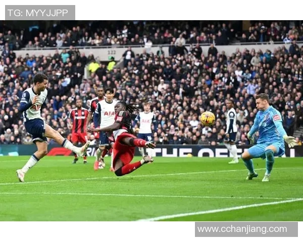 莱比锡小胜热刺红牌事件引发全场热议数据分析揭示比赛精彩瞬间